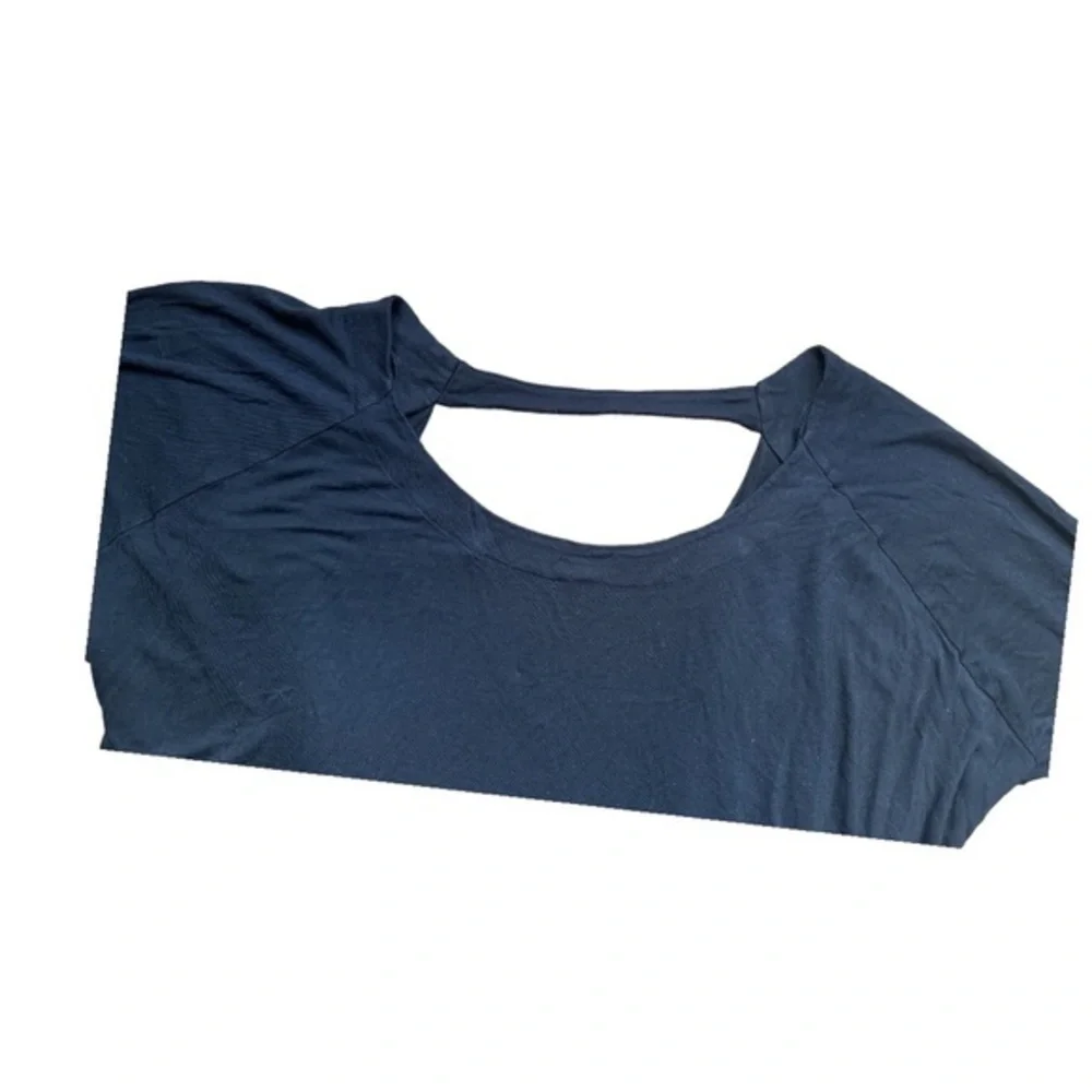 Express size medium, blacking sleeve super soft top, cut out back scoop hangs